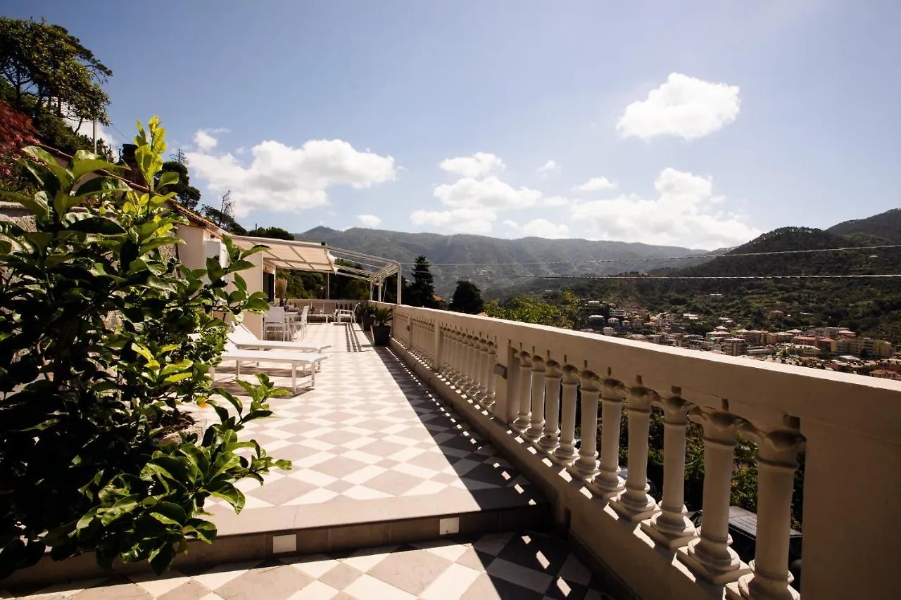 Bellevue - Rooms & Suites Levanto 0*,  Italia
