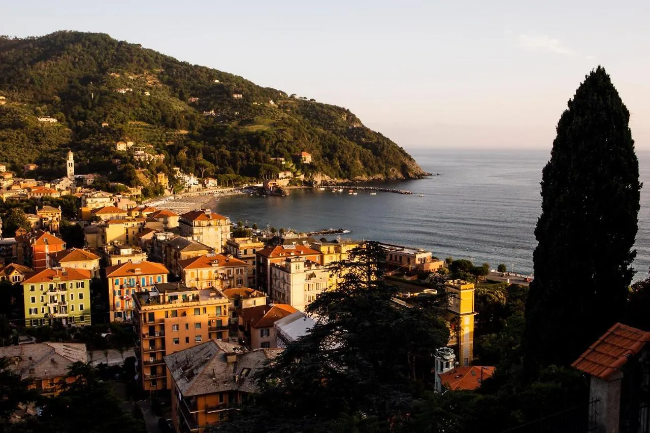 Bellevue - Rooms & Suites Levanto 0*,  Italia