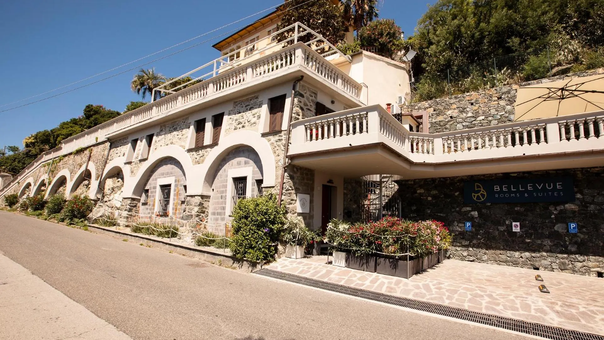 Bellevue - Rooms & Suites Levanto 0*,  Italia